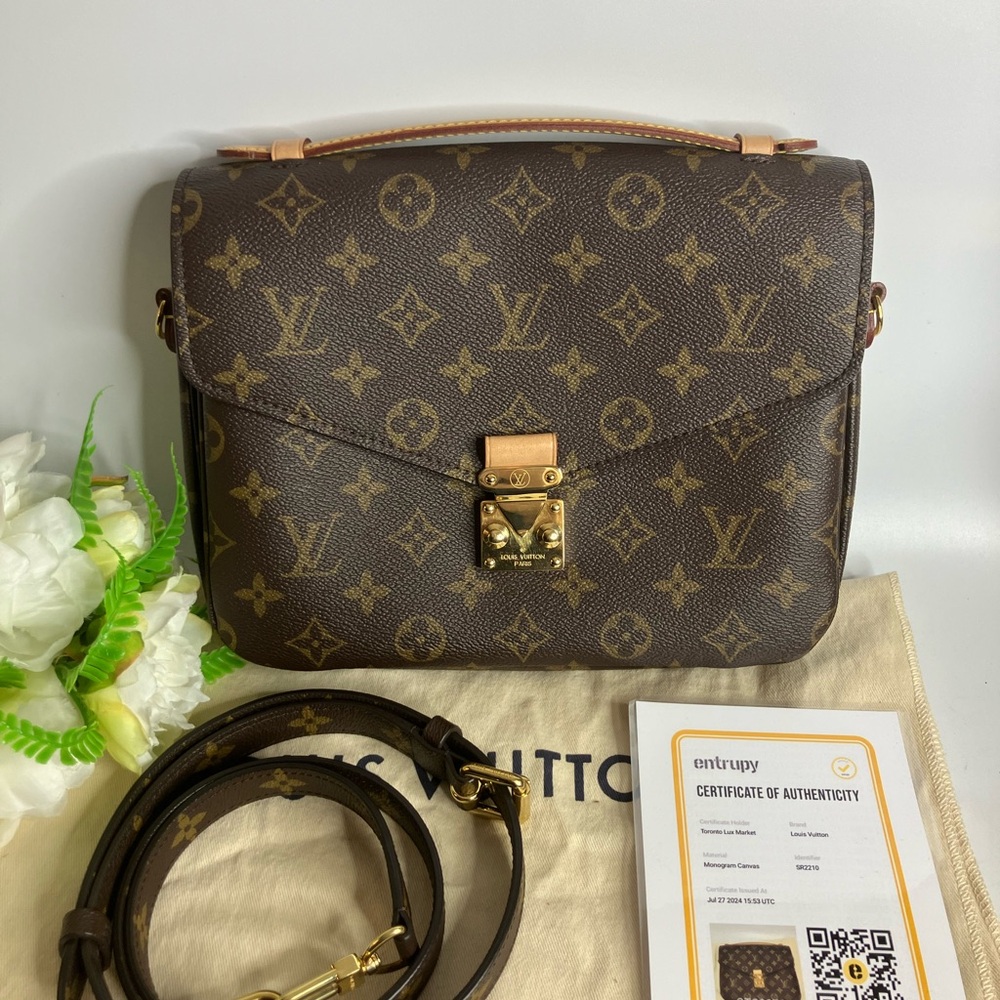 Louis Vuitton Pochette Metis Monogram with Gold Hardware